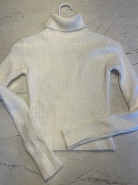 SHEIN Off-White Ribbed Turtleneck Sweater